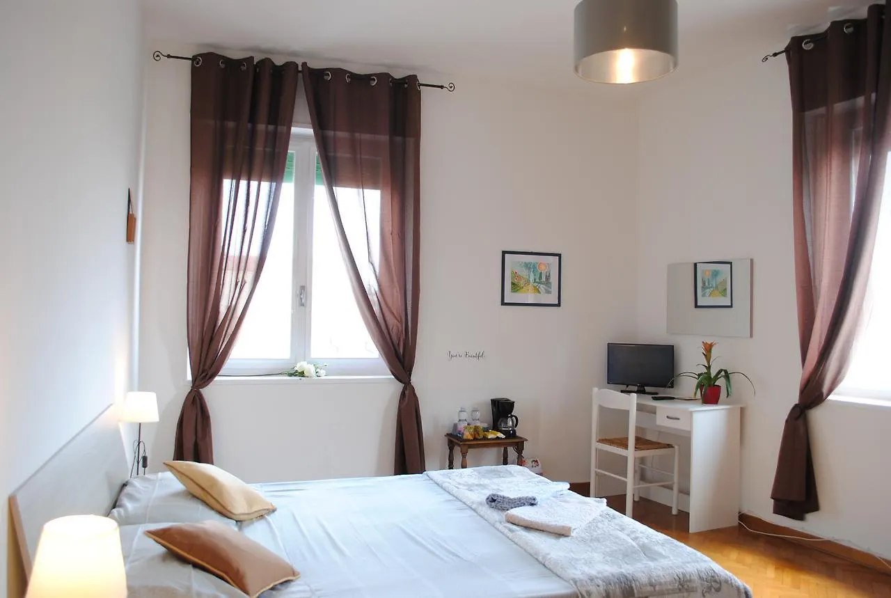 Dreaming Verona Rooms 3*,  Italy